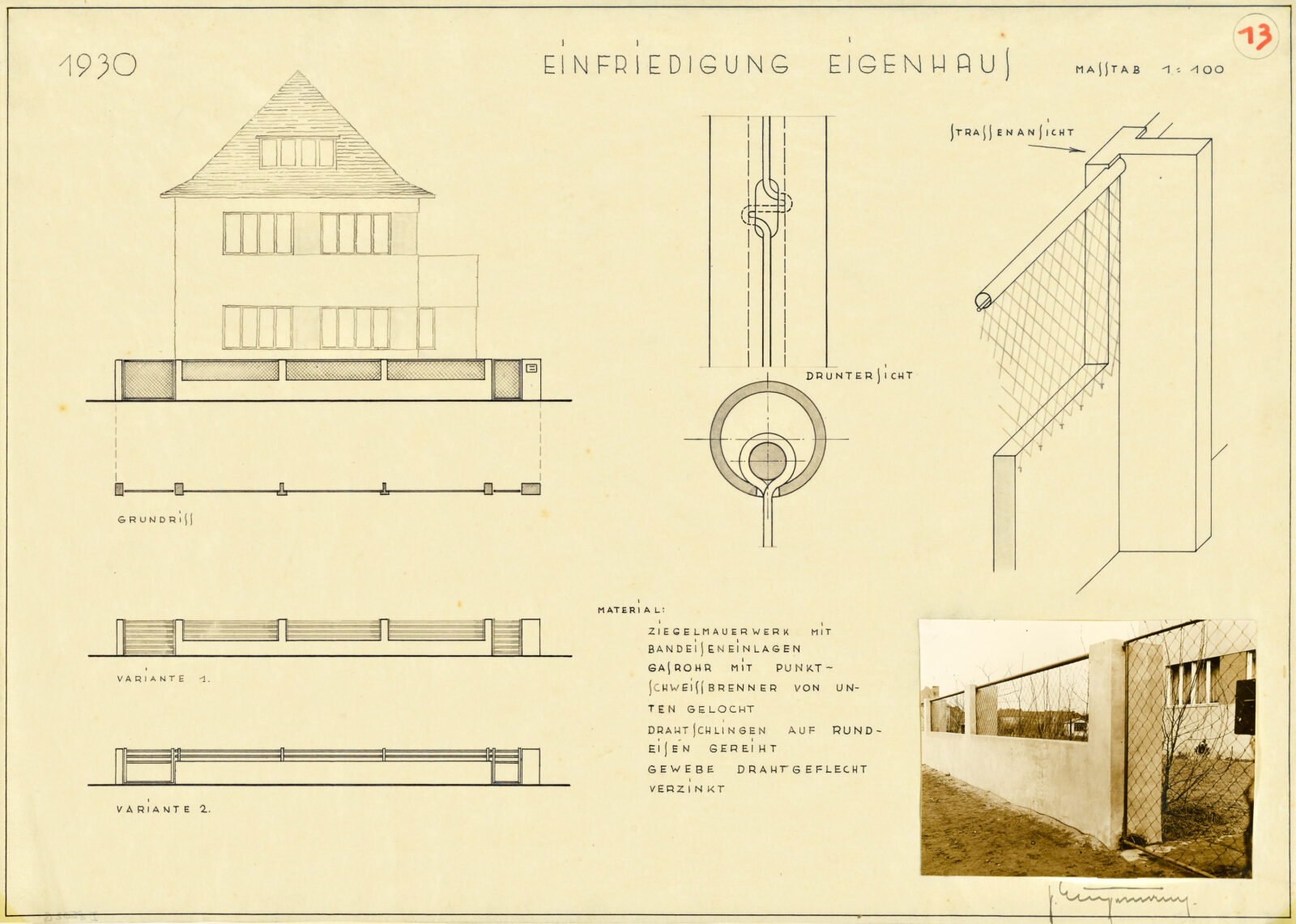 Architekturzeichnung mit Ansicht des Hauses und Detailausschnitte von zwei Varianten für eine Grundstücksbegrenzung aus Beton und Drahtgeflecht. Daneben eine isometrische Detailzeichnung und ein Foto der realisierten Variante.
